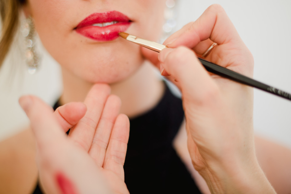 New Year's Eve Makeup: Winged Liner and Red Lips!