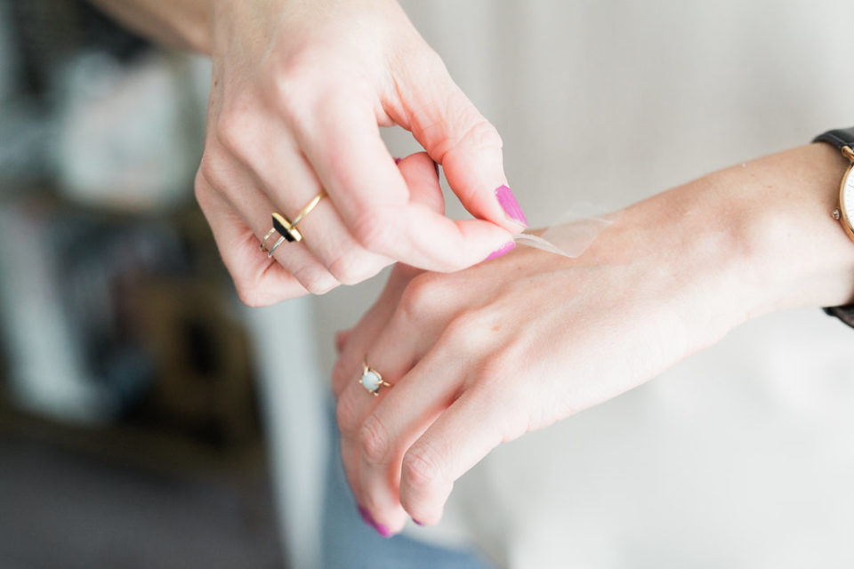 How to achieve the perfect winged eye liner